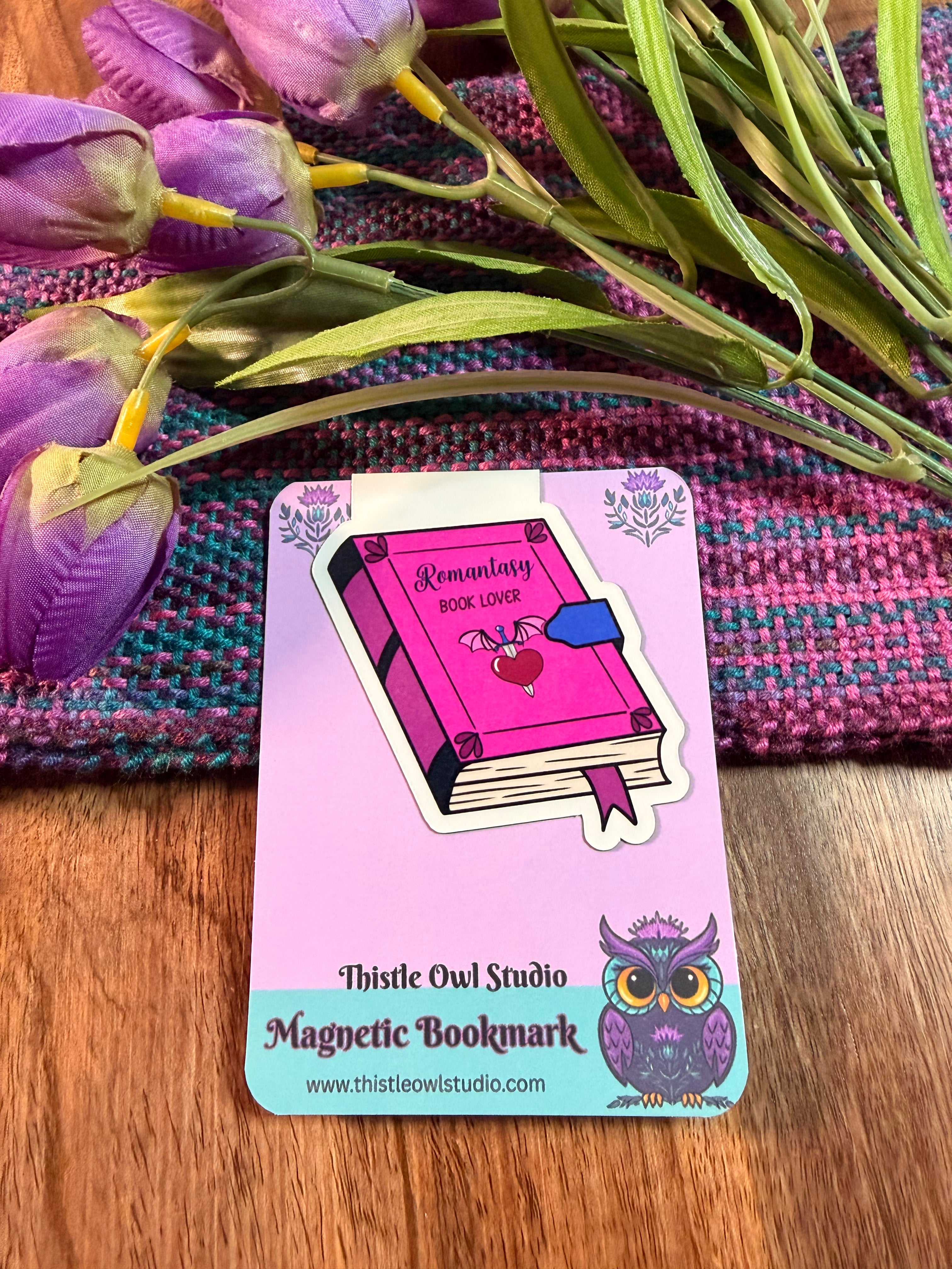 Romantasy Book Lover, Magnetic Bookmark