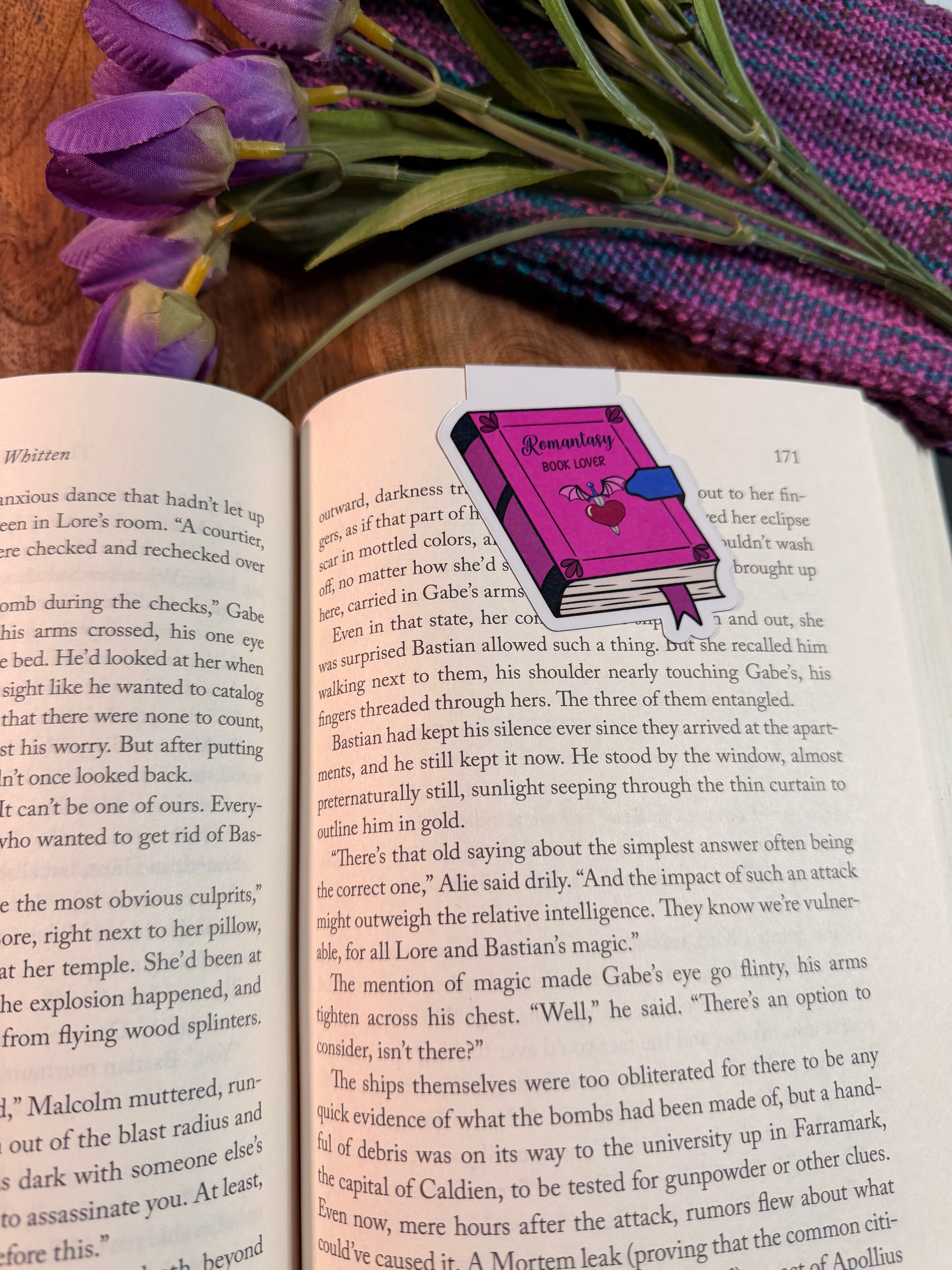 Romantasy Book Lover, Magnetic Bookmark