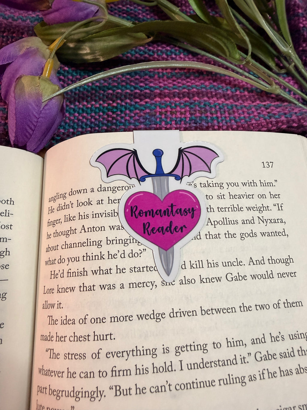 Romantasy Reader, Magnetic Bookmark