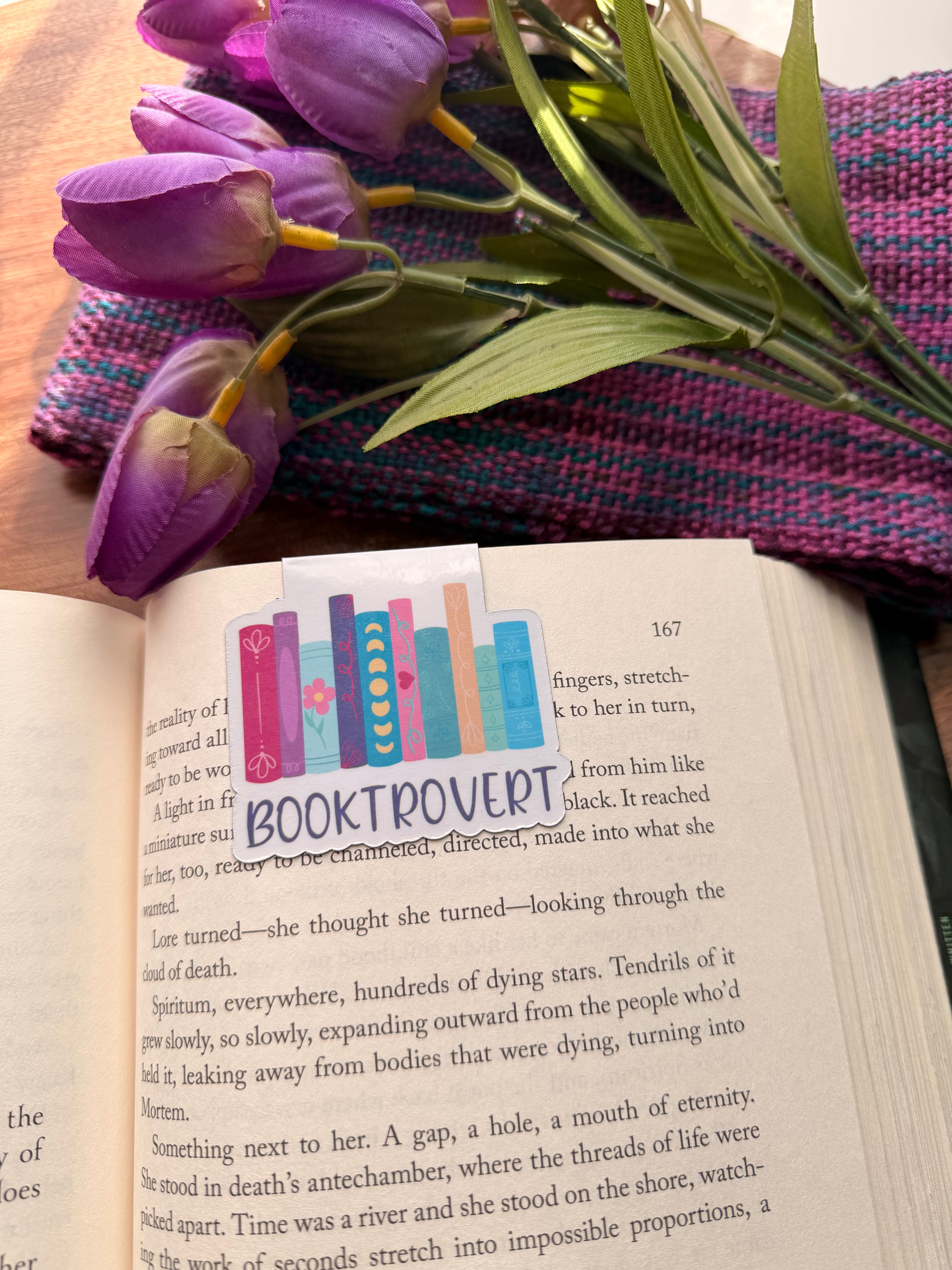 Booktrovert, Magnetic Bookmark