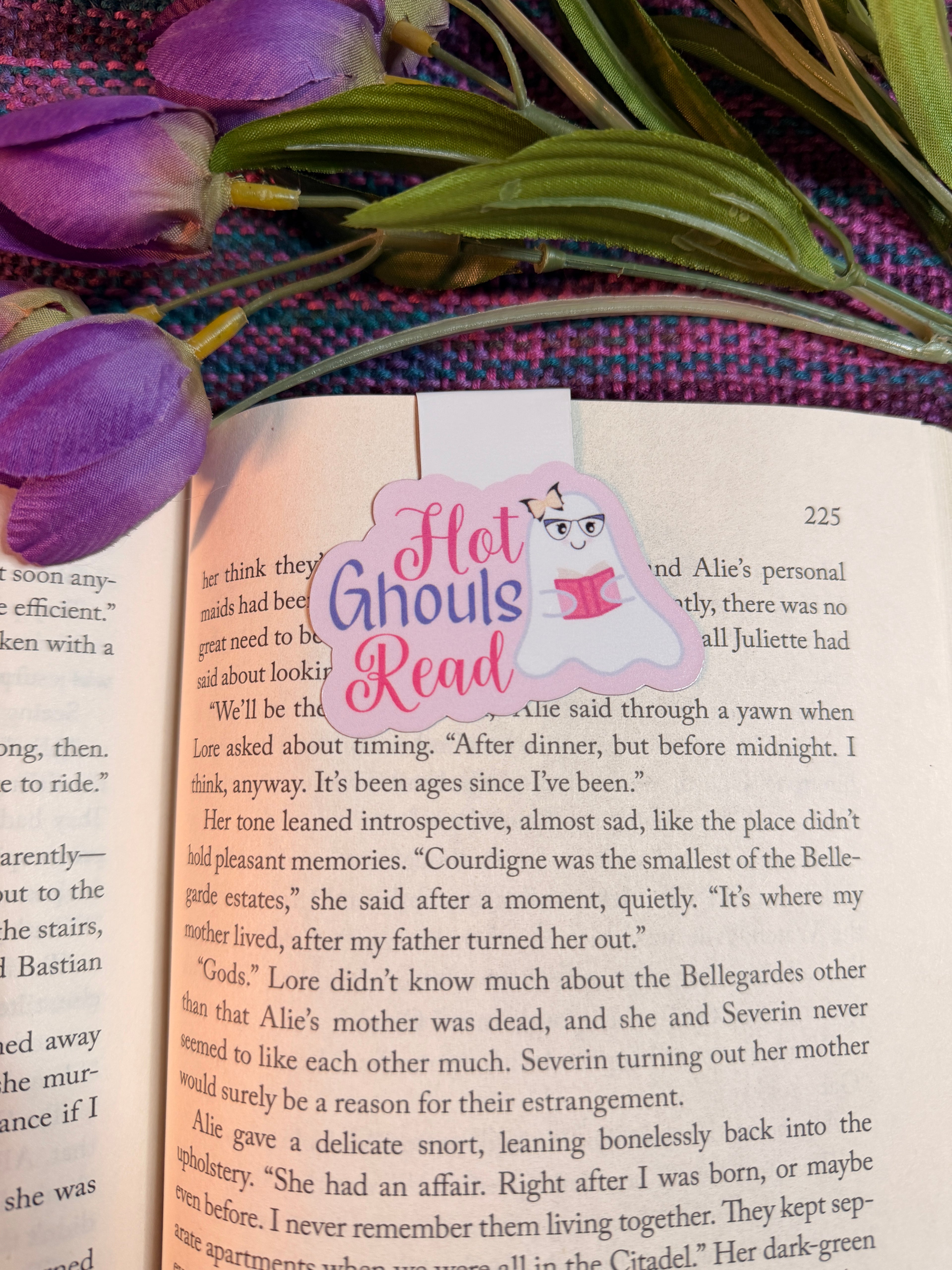 Hot Ghouls Read Magnetic Bookmark